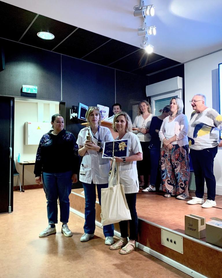 Photo d'équipe lors de la remise des prix aux lauréats